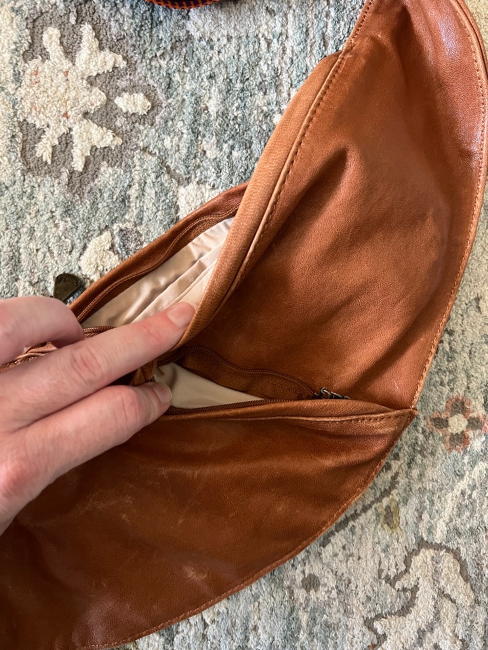 Sash Brown Leather Crossbody with Jacquard Strap - Picture 4 of 12